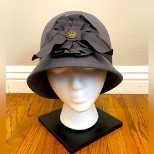 1920s style cloche hat
